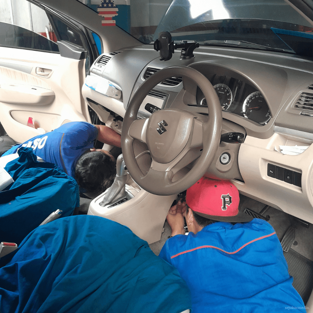 Ac Mobil Bau Tikus
