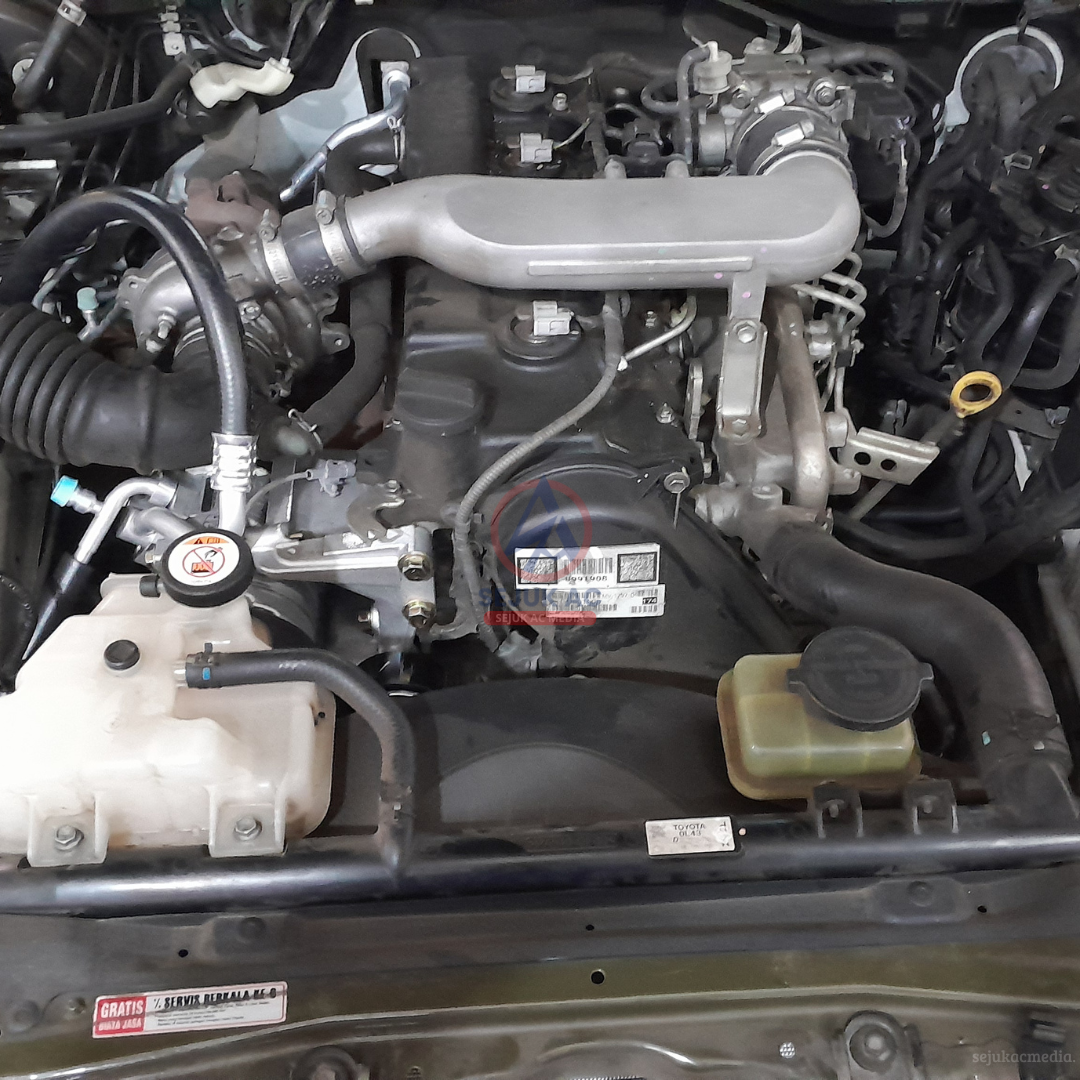 mesin mobil bergetar