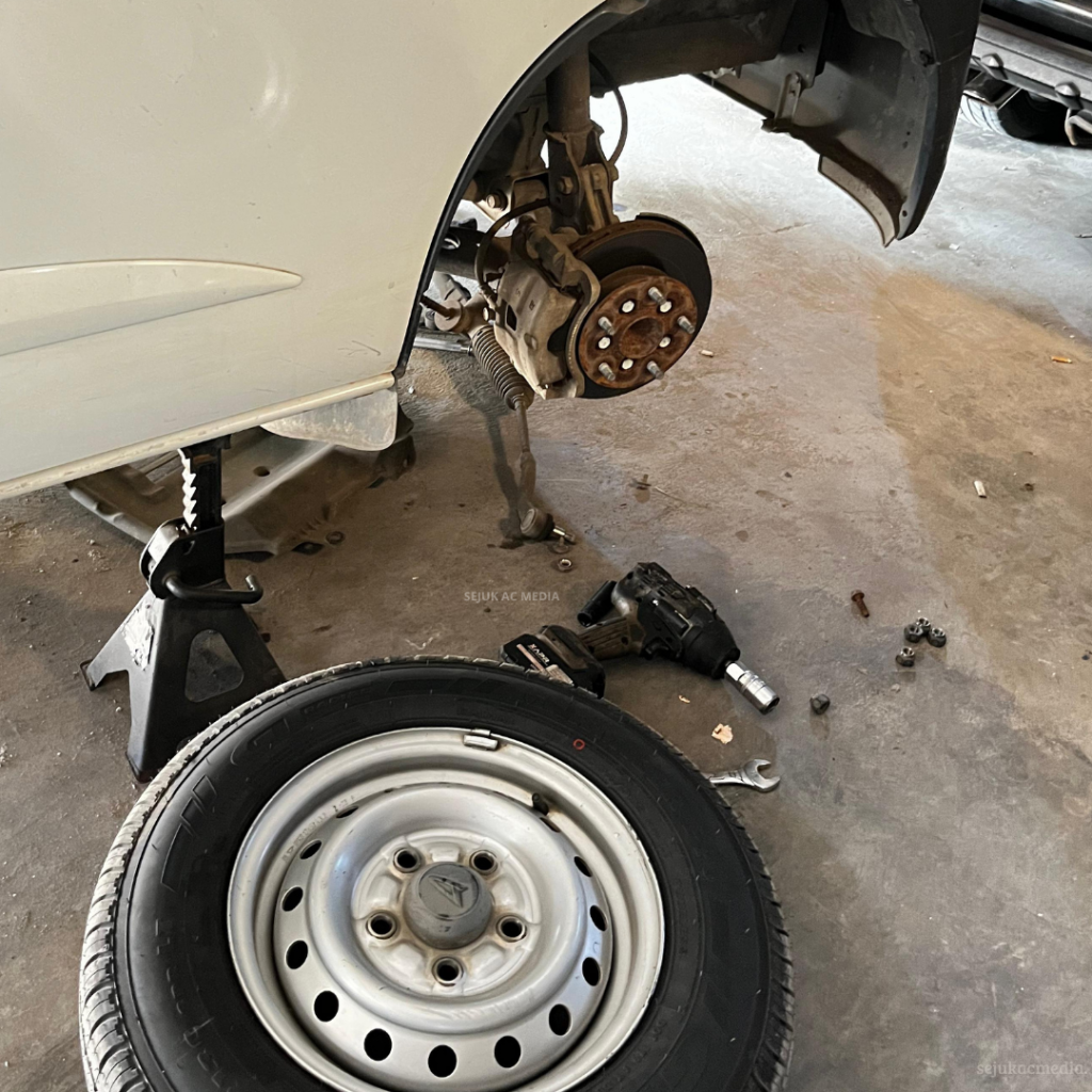 Roda Mobil Panas Berlebihan
