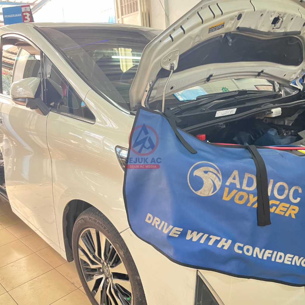 ac mobil keluar asap dingin