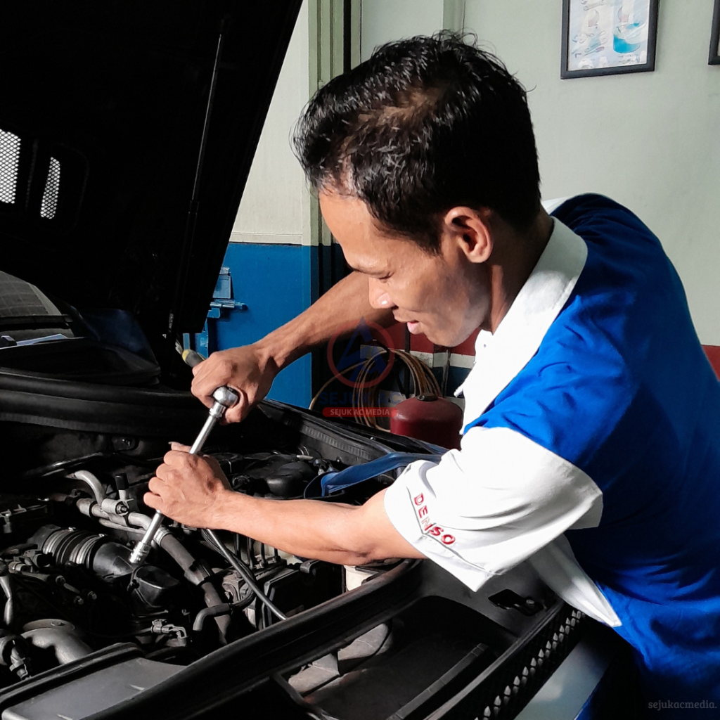 Tips hemat biaya servis mobil