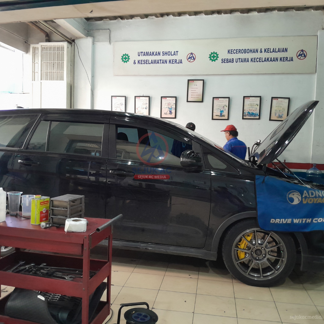 AC Mobil Innova Reborn Panas