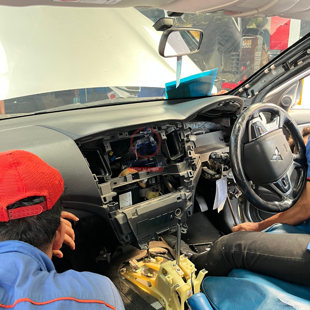 AC Mobil Mitsubishi Outlander Dingin Sebelah