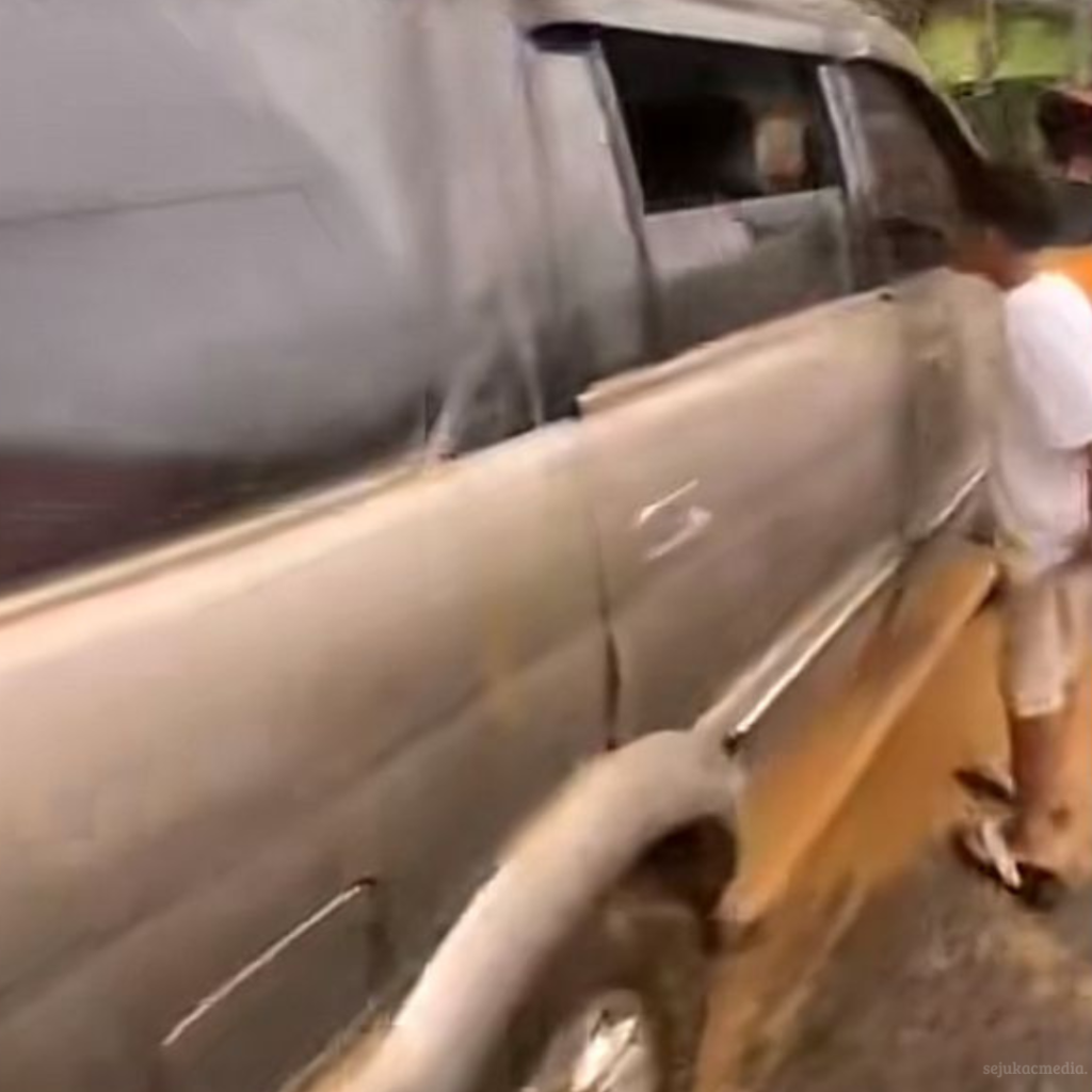 Isuzu Panther Terendam Banjir