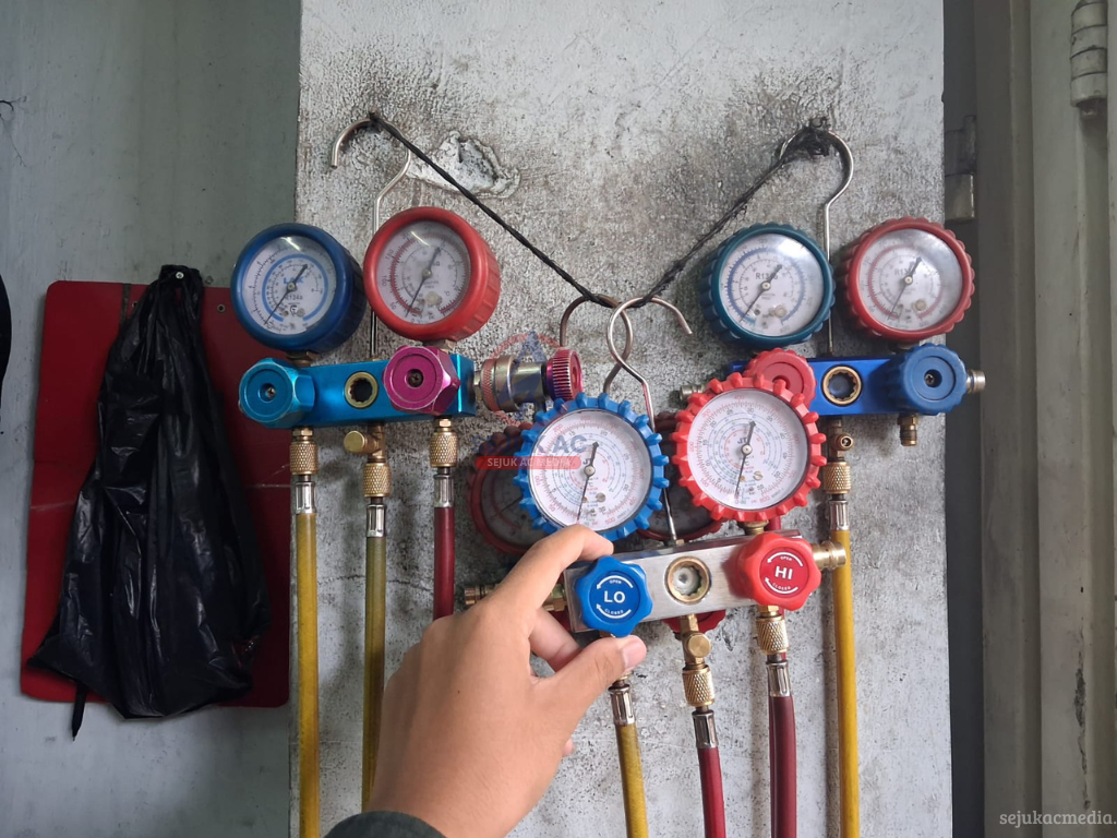 Tekanan Freon AC Mobil Naik Turun