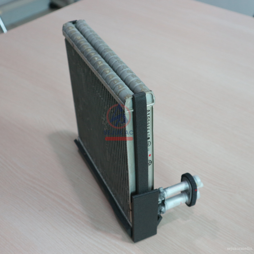 Evaporator ac mobil