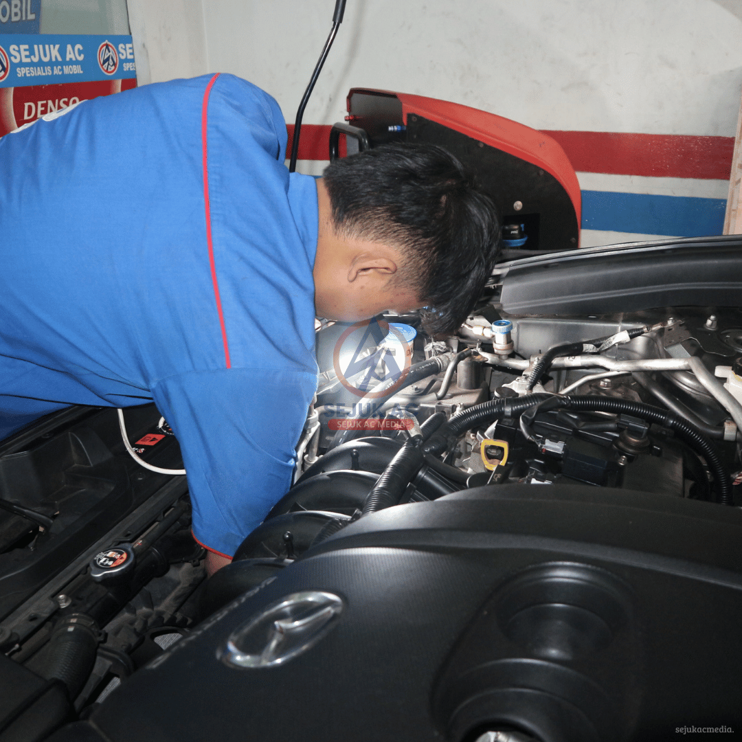 Mitos Mematikan AC Mobil di Tanjakan