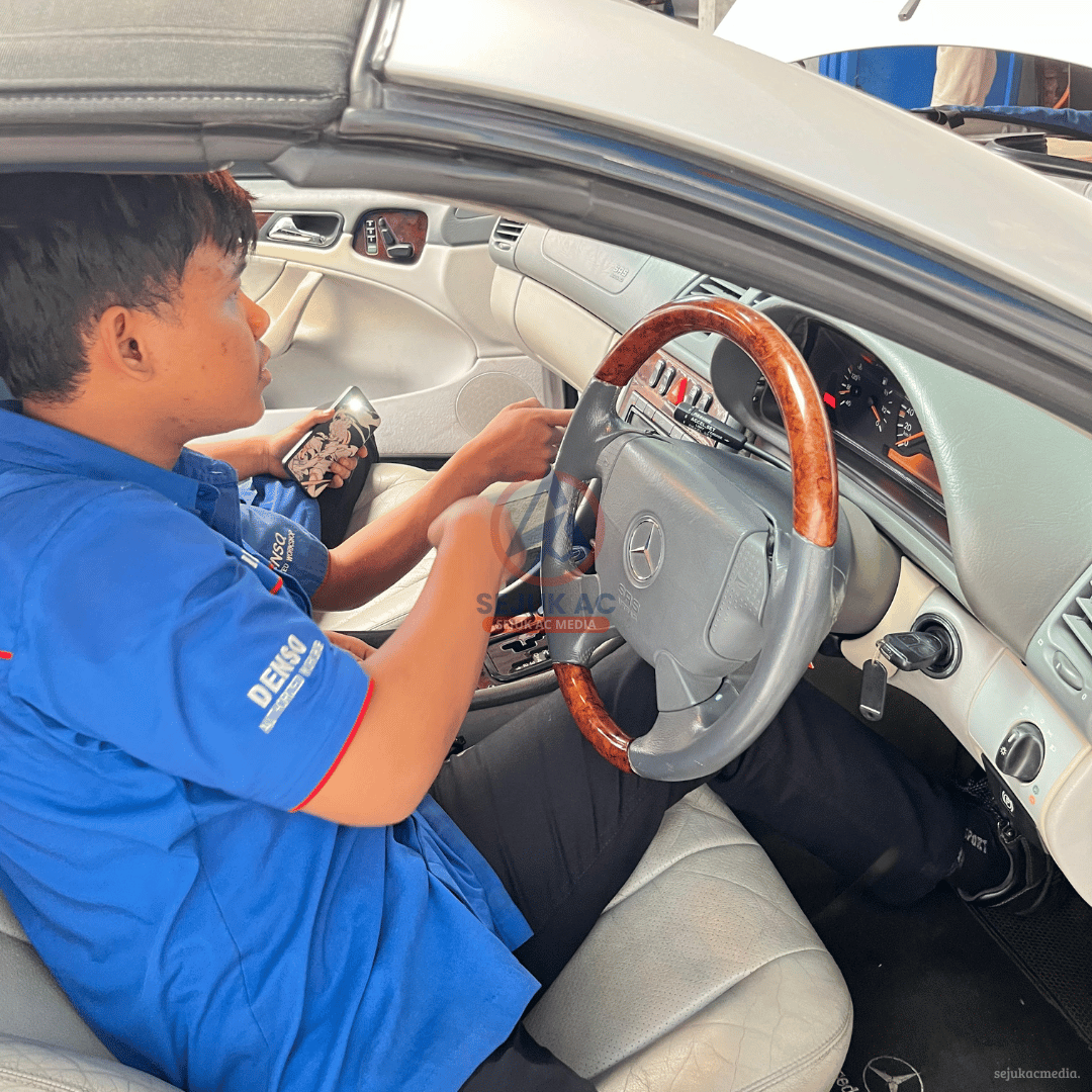 Kaca Berembun Saat AC Hidup
