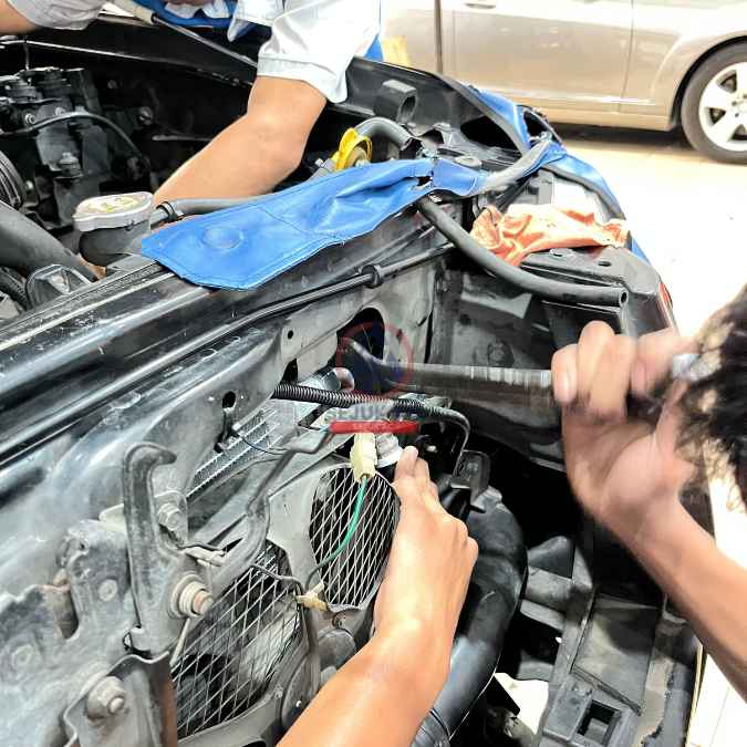 kondensor ac mobil mampet dari luar.