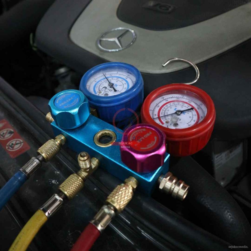 ac mobil berbunyi