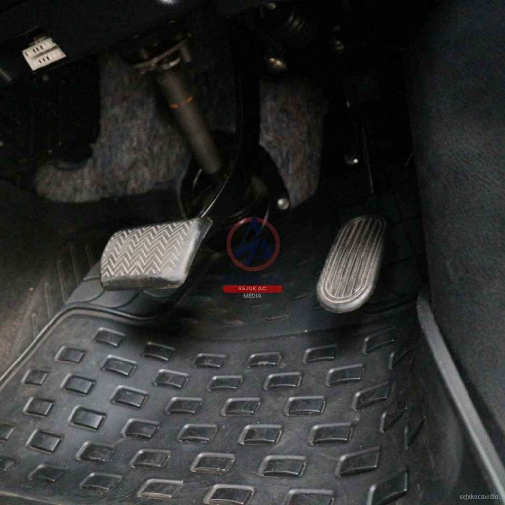 cara mengatasi tarikan mobil berat saat ac nyala