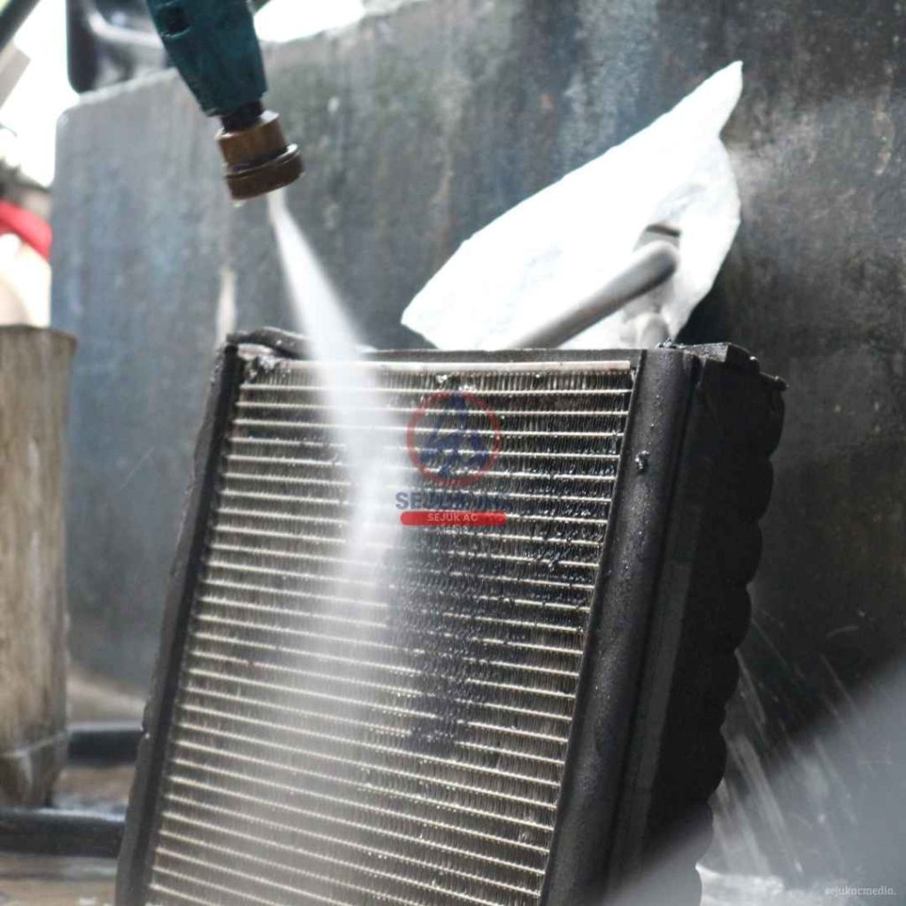 evaporator ac mobil membeku
