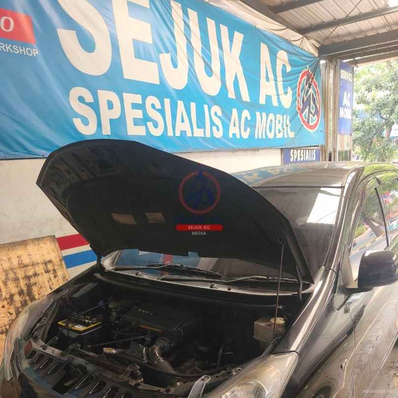 pemeriksaan sistem pendingin di bengkel ac mobil jakarta barat sejuk ac
