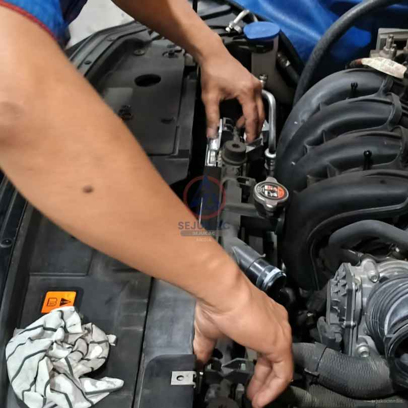 penggantian kondensor ac mobil mazda cx-5 tidak dingin di bengkel ac mobil jakarta barat sejuk ac joglo