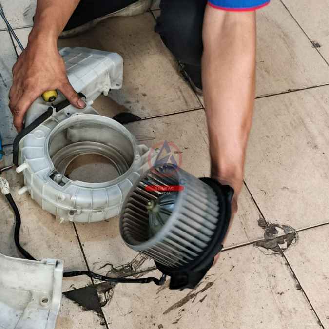 blower ac mobil nyala terus
