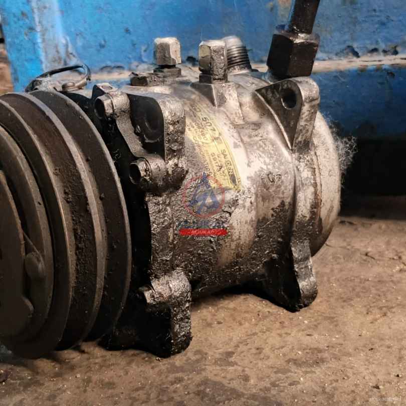 takaran oli kompresor ac mobil
